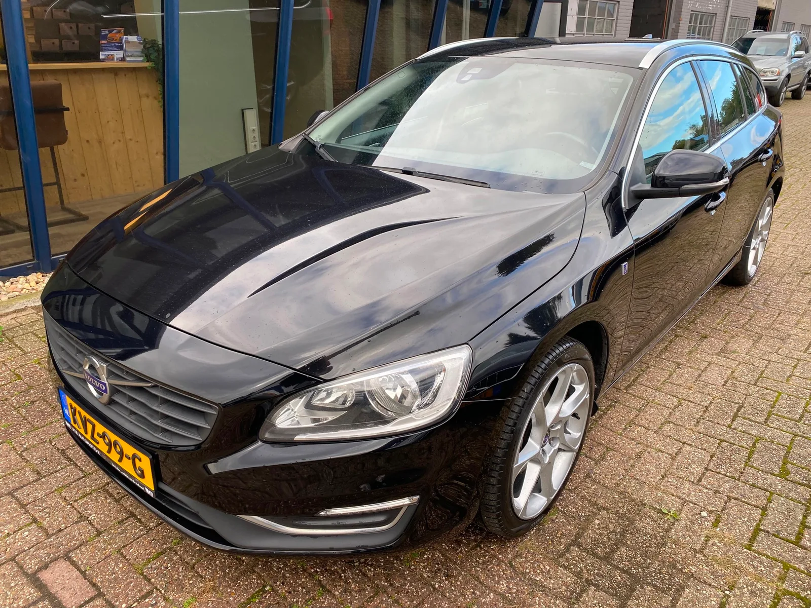 Volvo V60 (2016) — foto 1