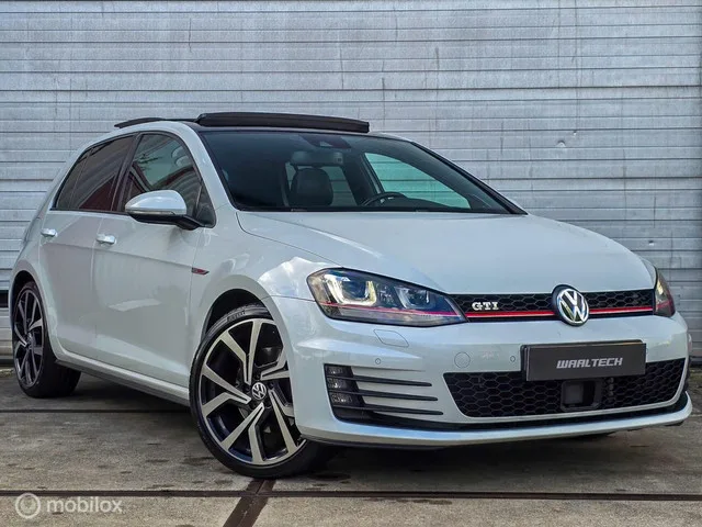 Volkswagen Golf (2015) — foto 1