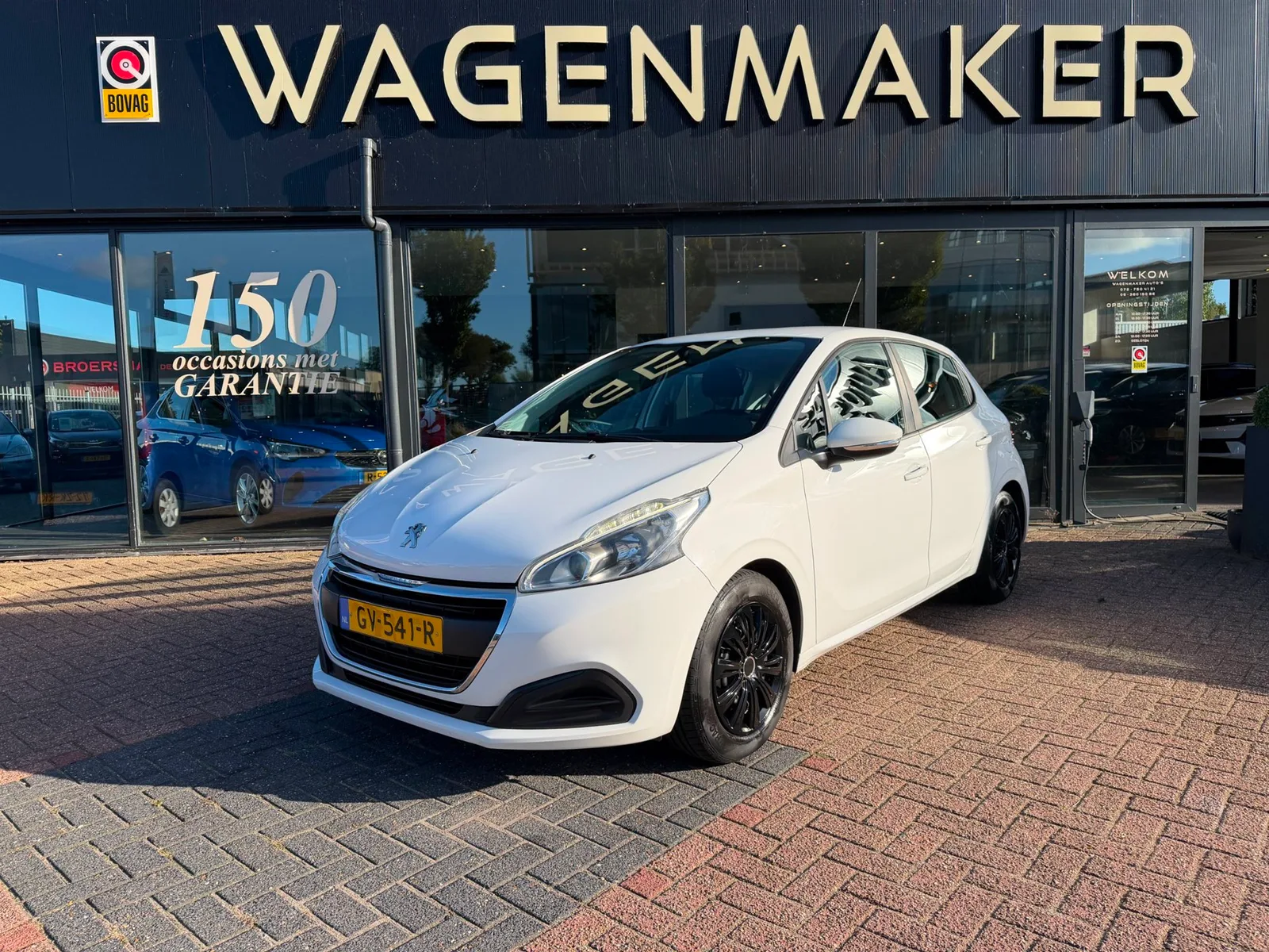 Peugeot 208 (2015) — foto 1