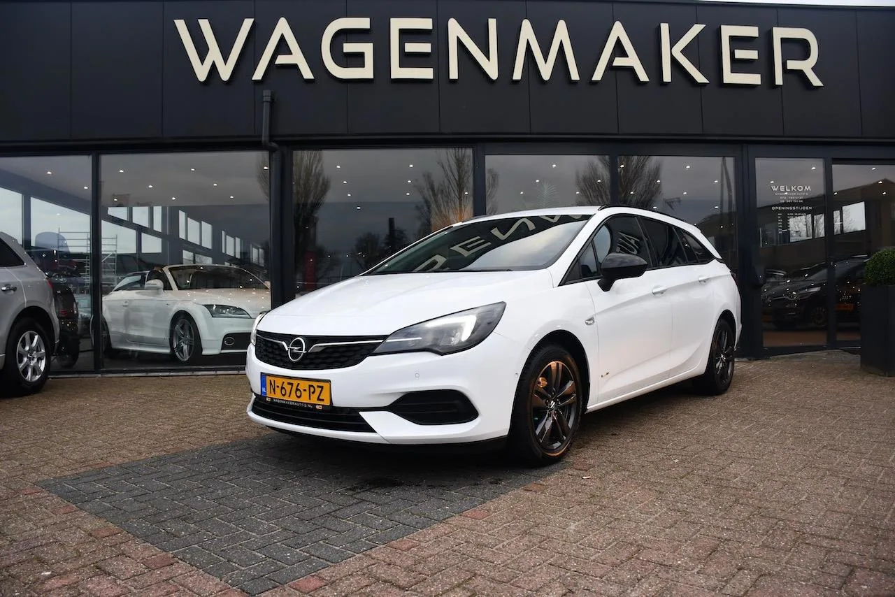 Opel Astra (2021) — foto 1