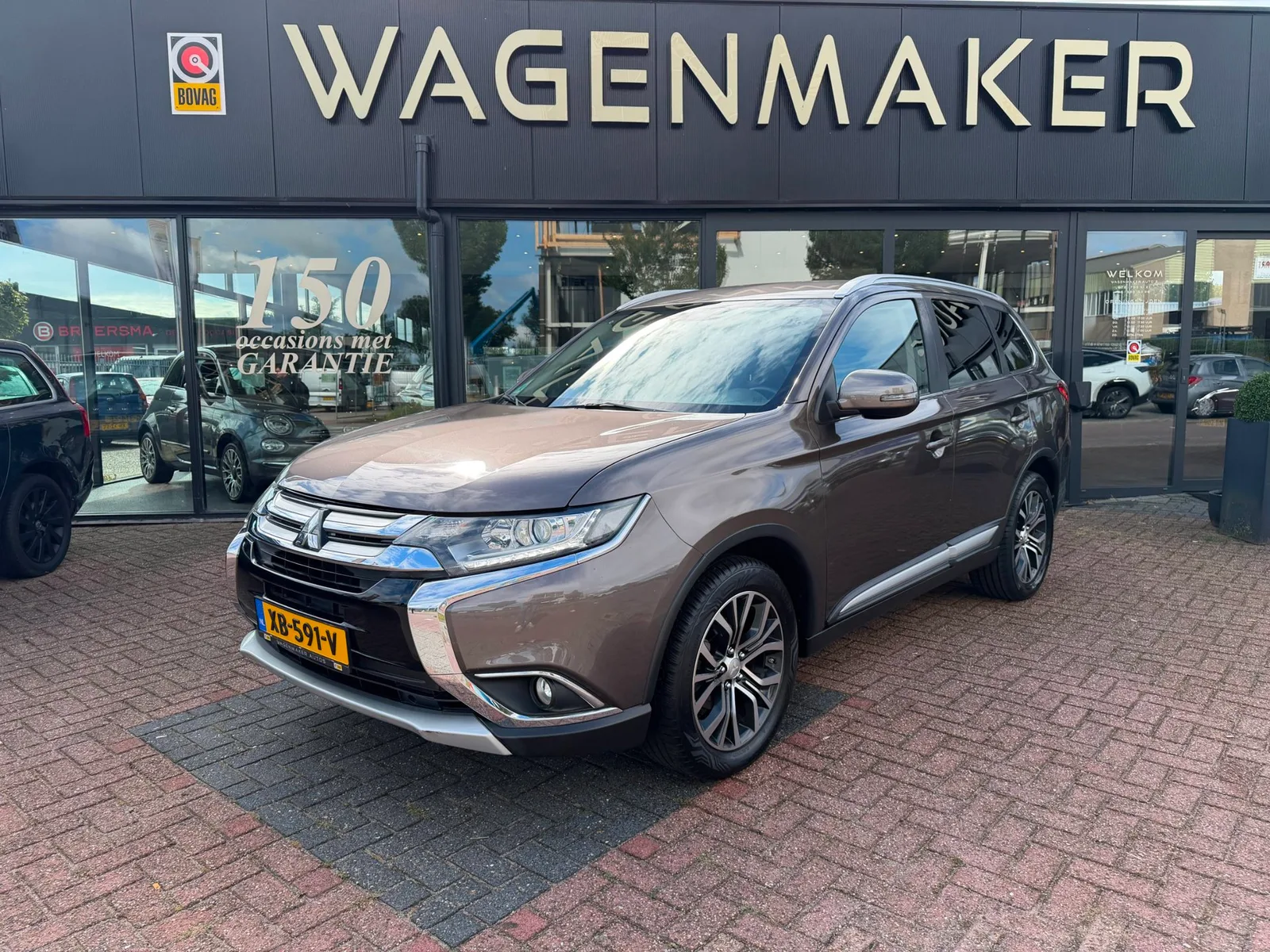 Mitsubishi Outlander (2017) — foto 1