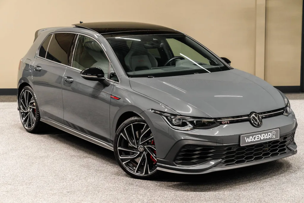 Volkswagen Golf (2023) — foto 1