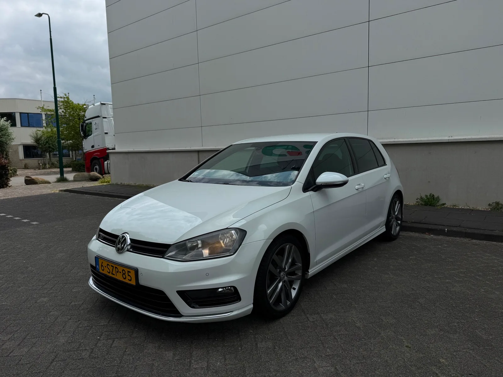 Volkswagen Golf (2014) — foto 1