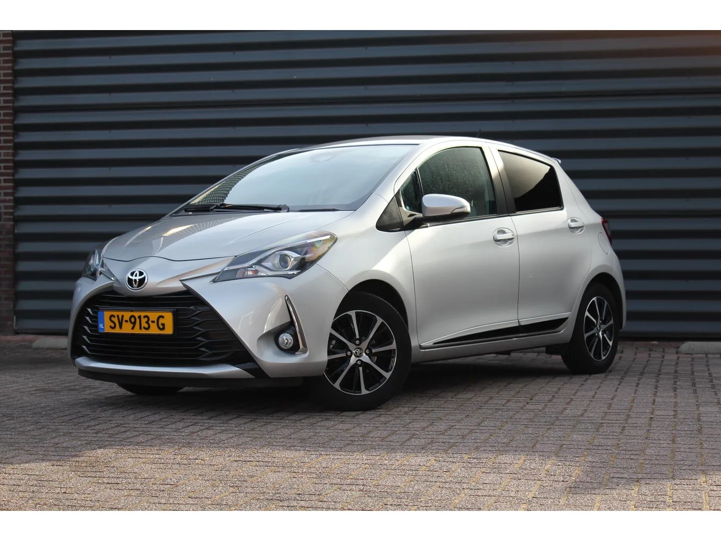 Toyota Yaris (2018) — foto 1