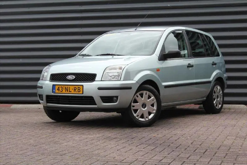 Ford Fusion (2003)