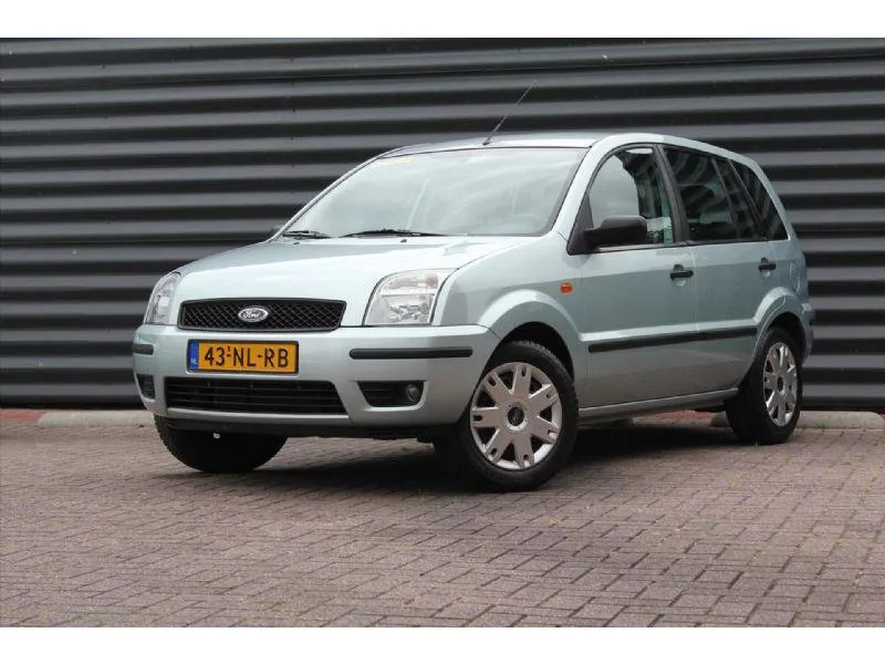 Ford Fusion (2003) — foto 1
