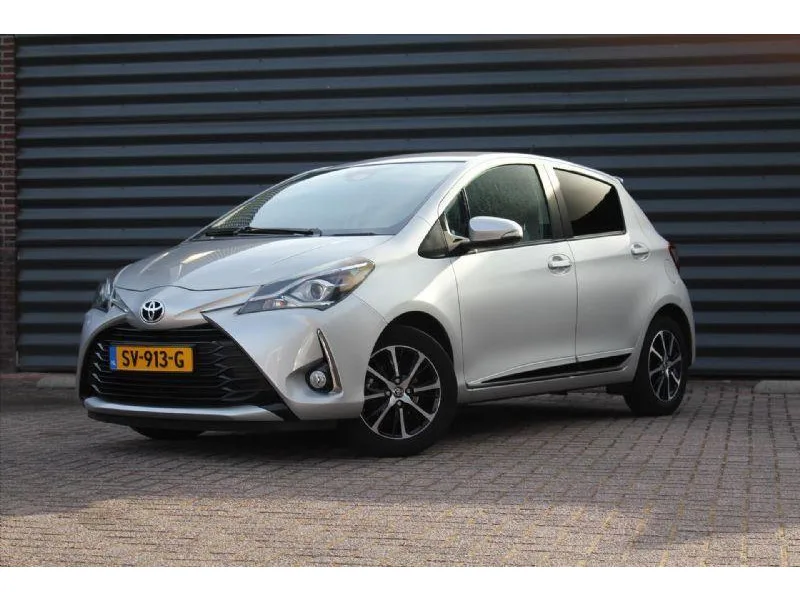 Toyota Yaris (2018) — foto 1