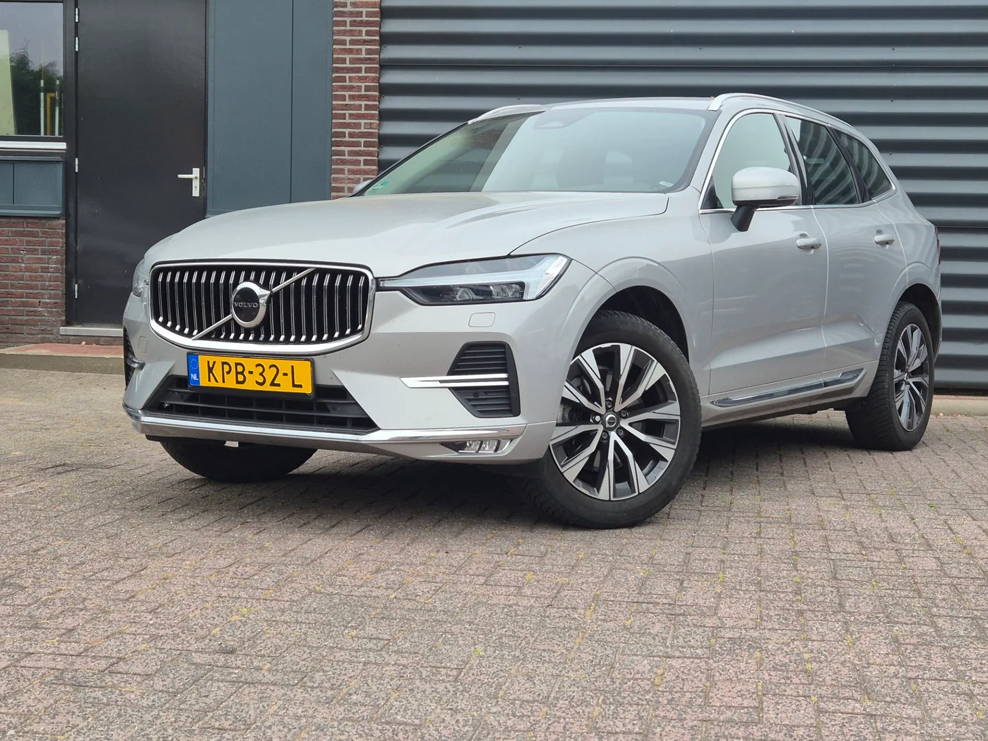 Volvo XC60 (2022) — foto 1