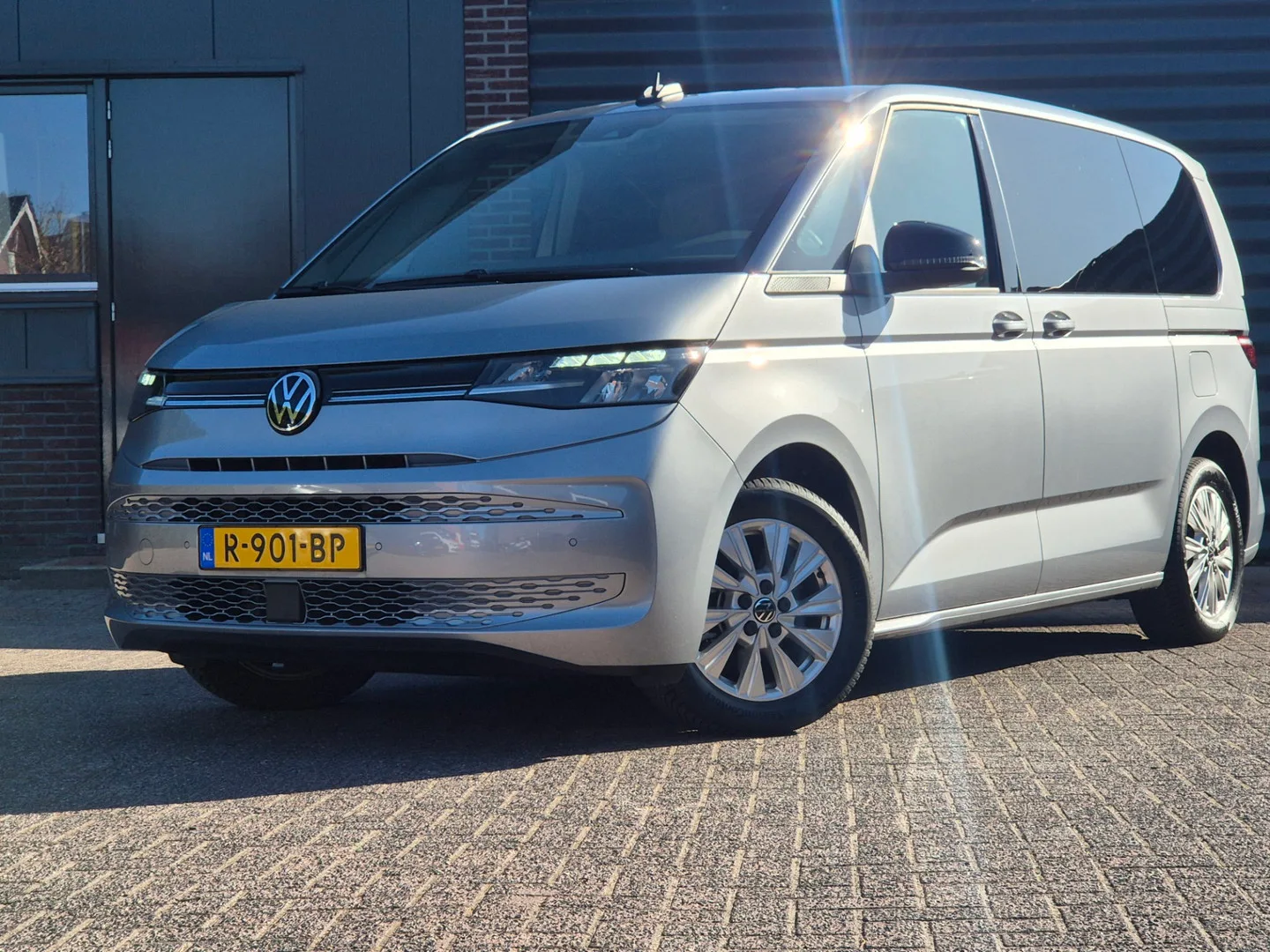 Volkswagen Multivan (2022) — foto 1