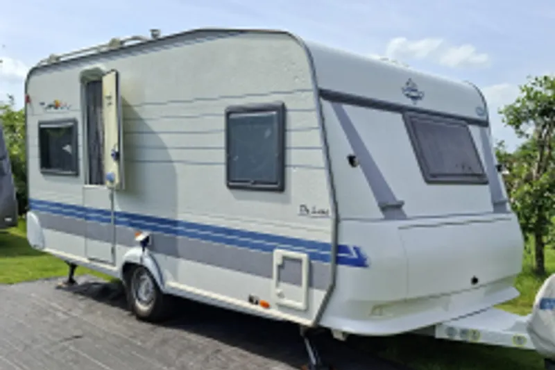 Hobby De Luxe (2002)
