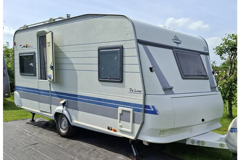 Hobby De Luxe (2002)