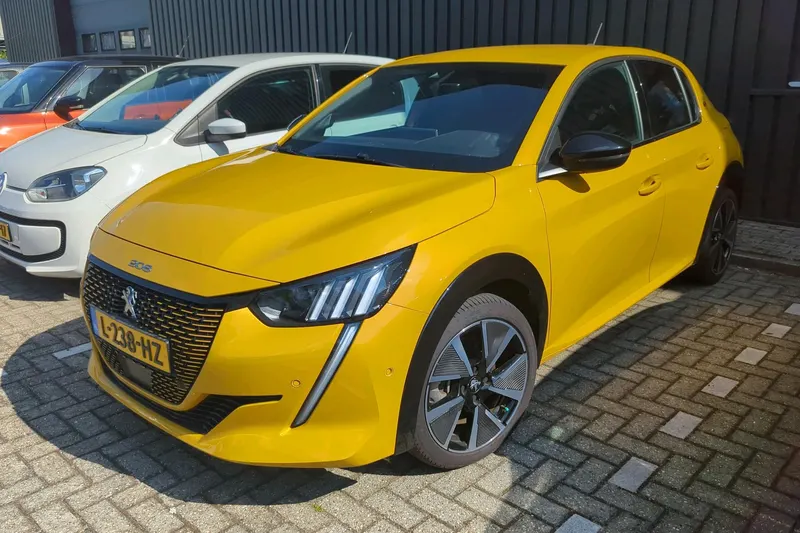 Peugeot e-208 (2021)