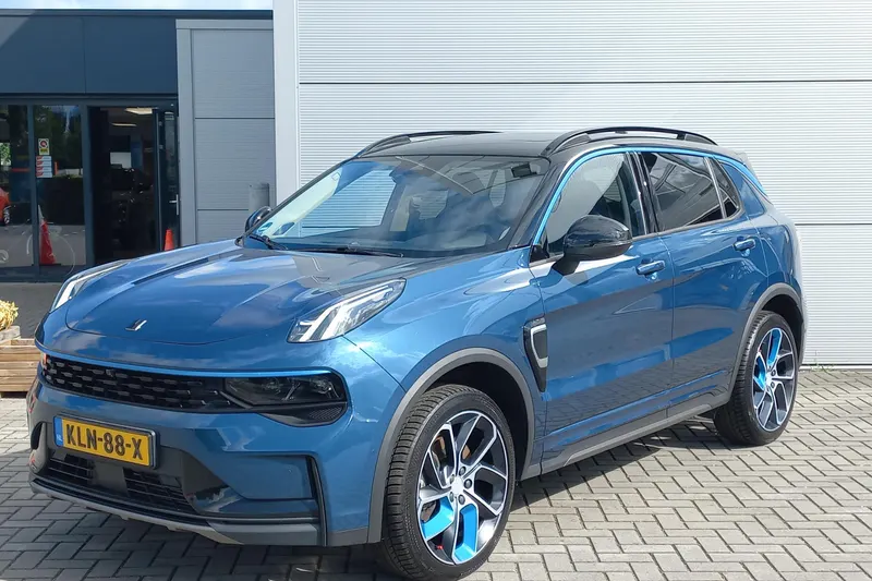 Lynk & Co 01