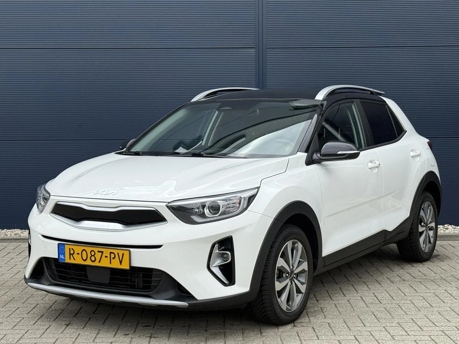 Kia Stonic (2022) — foto 1