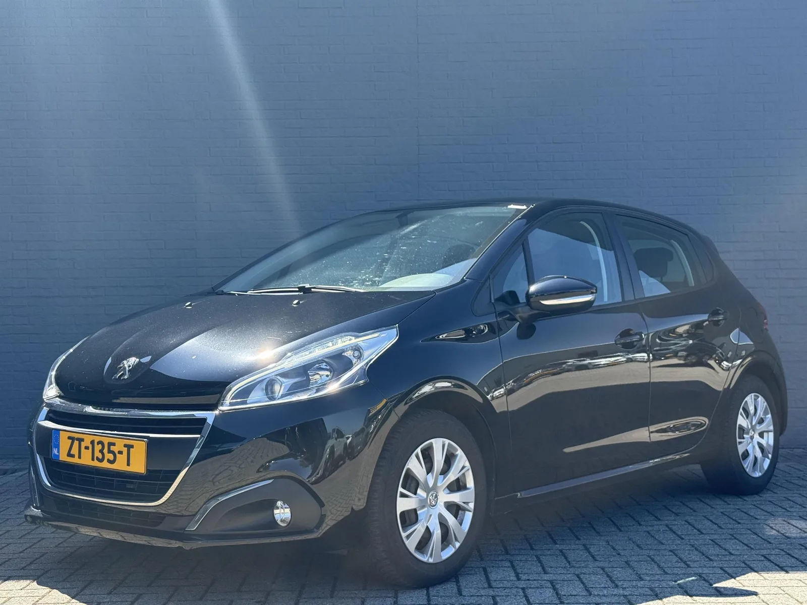 Peugeot 208 (2019) — foto 1