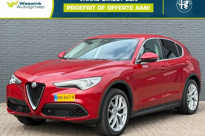 Alfa Romeo Stelvio (2017)
