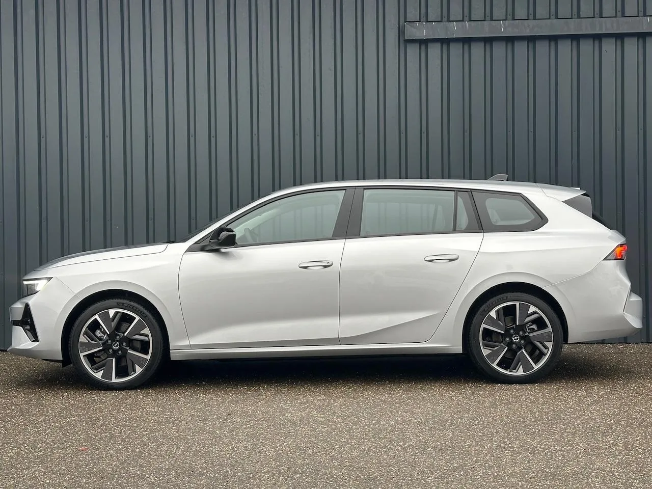 Opel Astra (2025) — foto 1