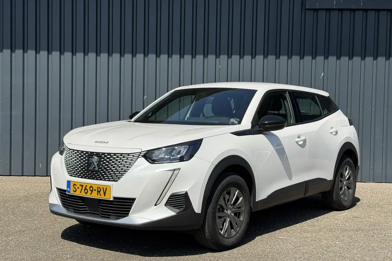 Peugeot e-2008 (2023)