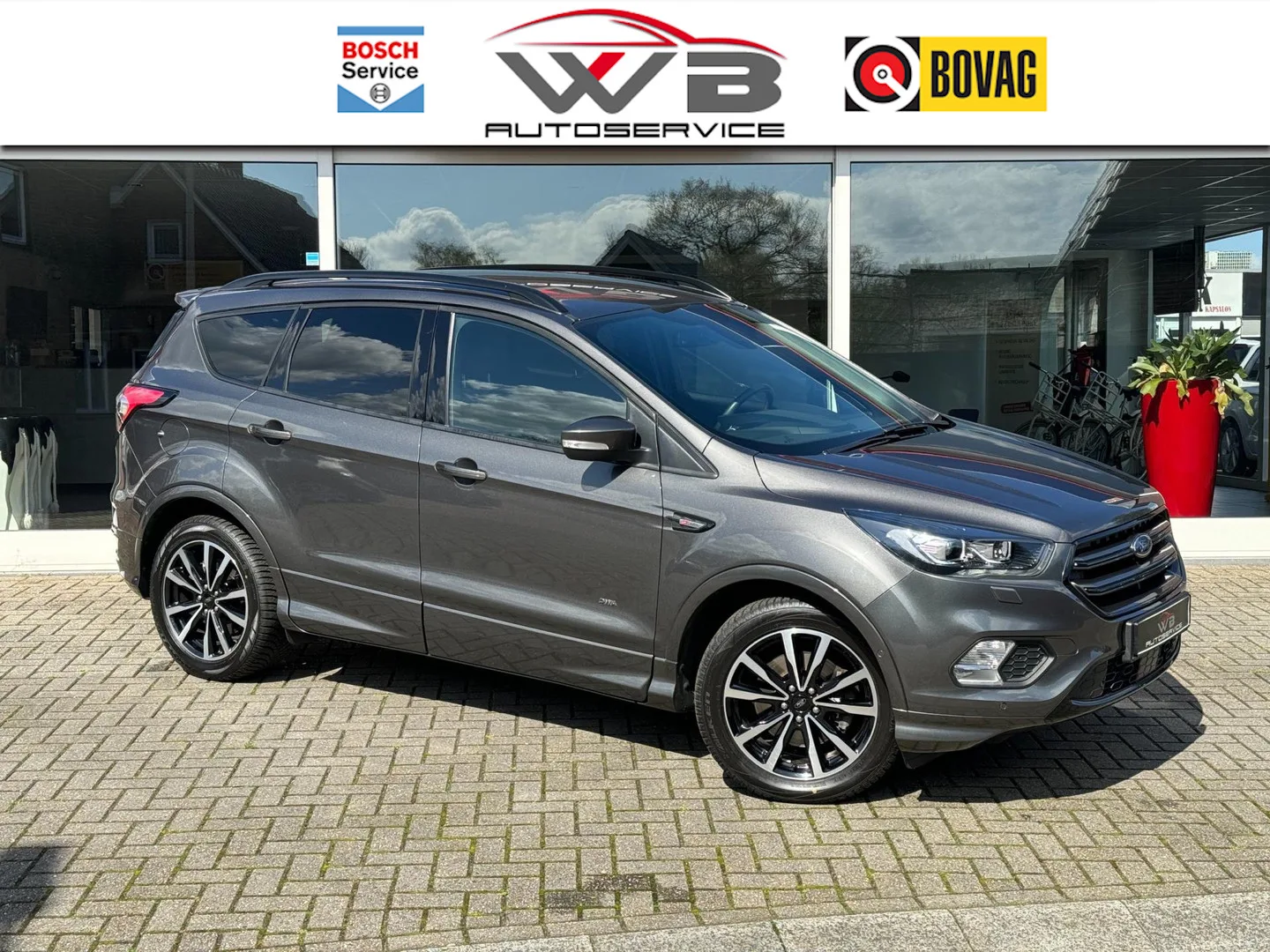 Ford Kuga (2017) — foto 1
