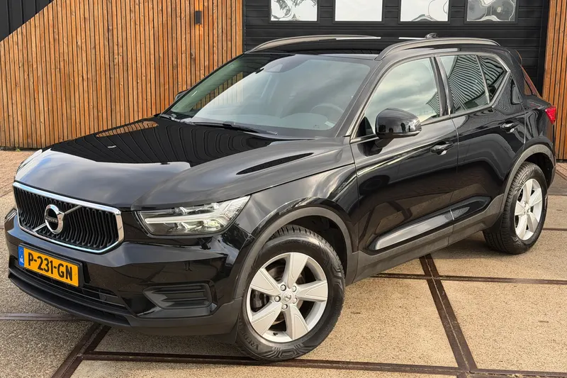 Volvo XC40 (2022)