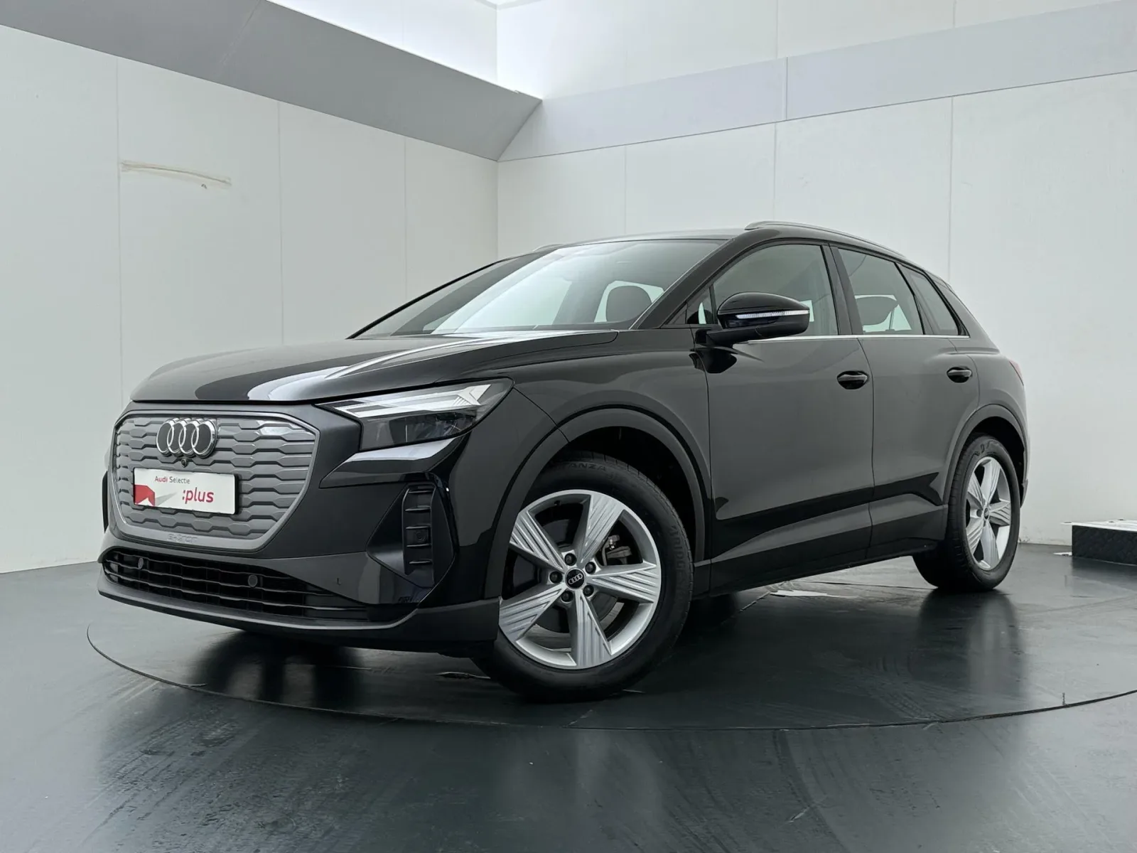 Audi Q4 e-tron (2021) — foto 1