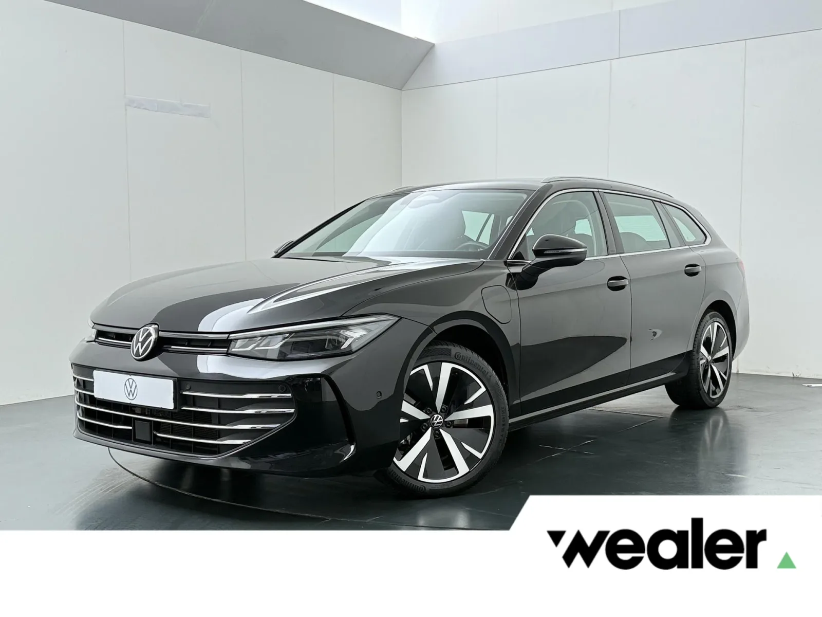 Volkswagen Passat (2024) — foto 1