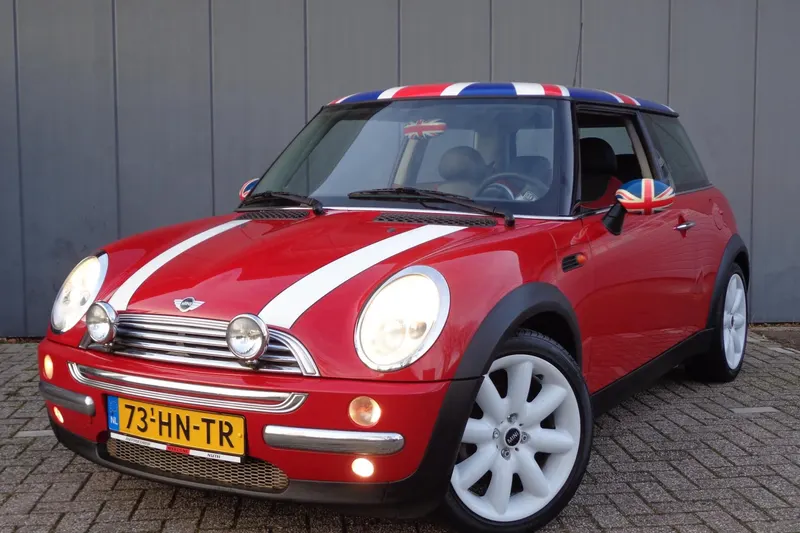 MINI Cooper (2001)