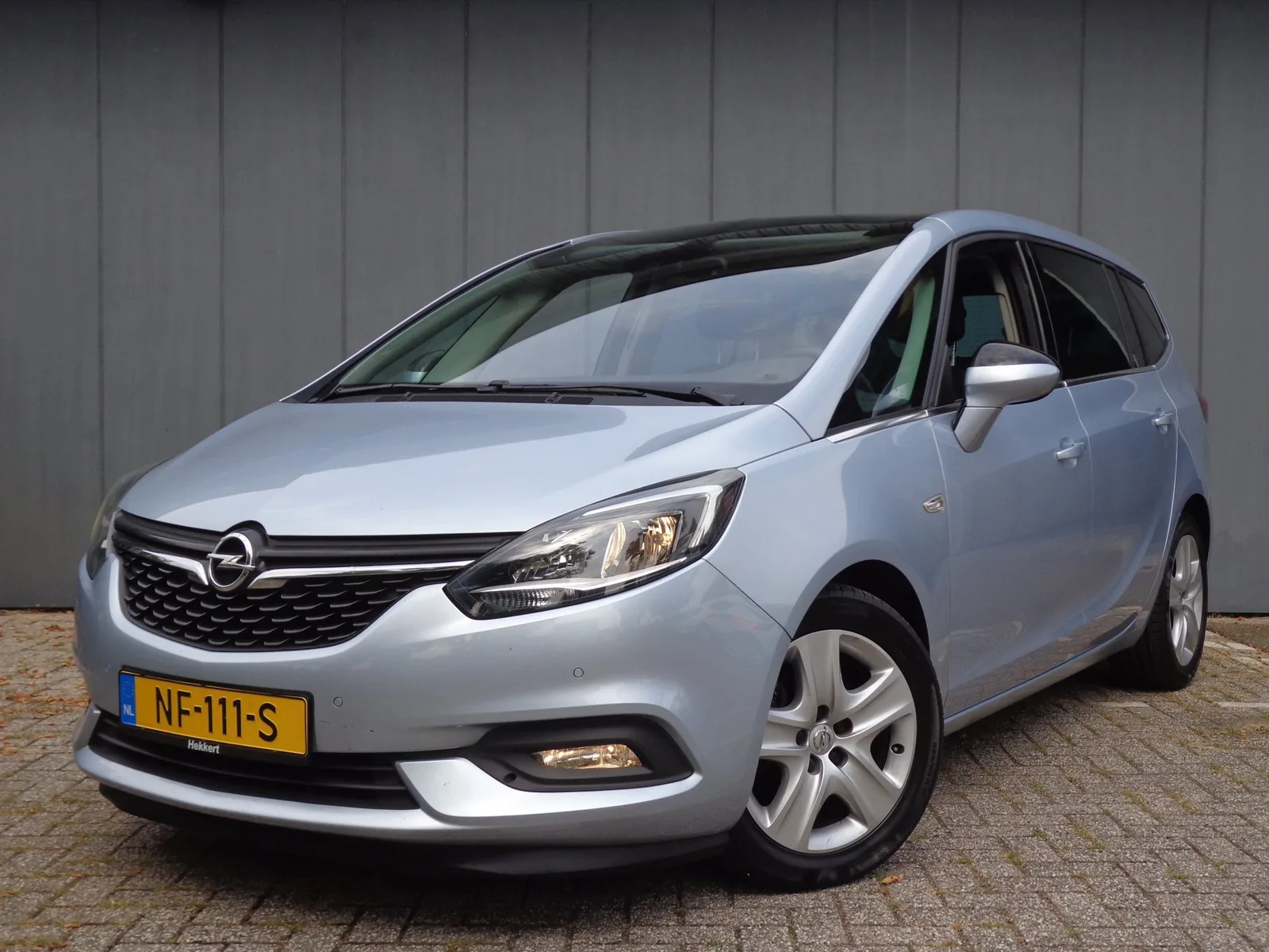 Opel Zafira (2017) — foto 1
