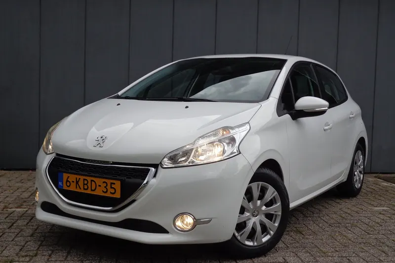 Peugeot 208 (2013)