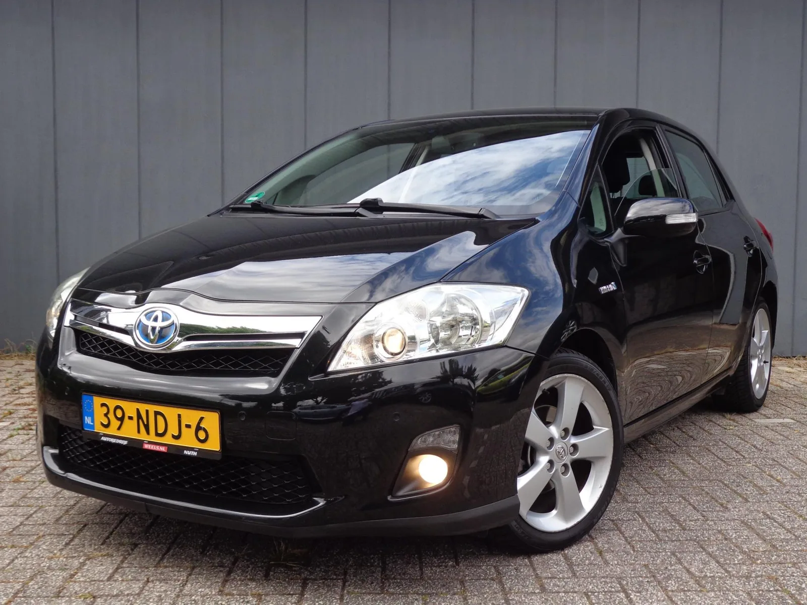Toyota Auris (2010) — foto 1