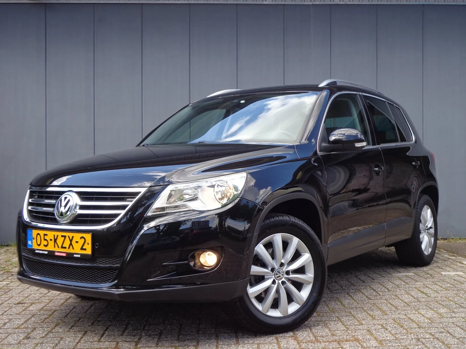 Volkswagen Tiguan (2010) — foto 1