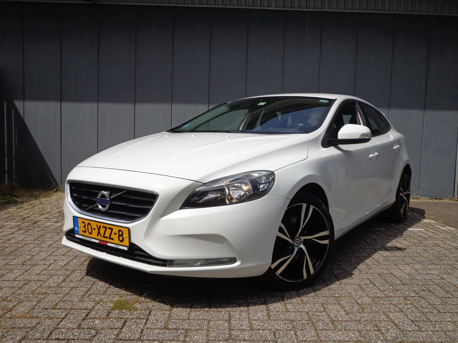Volvo V40 (2012) — foto 1