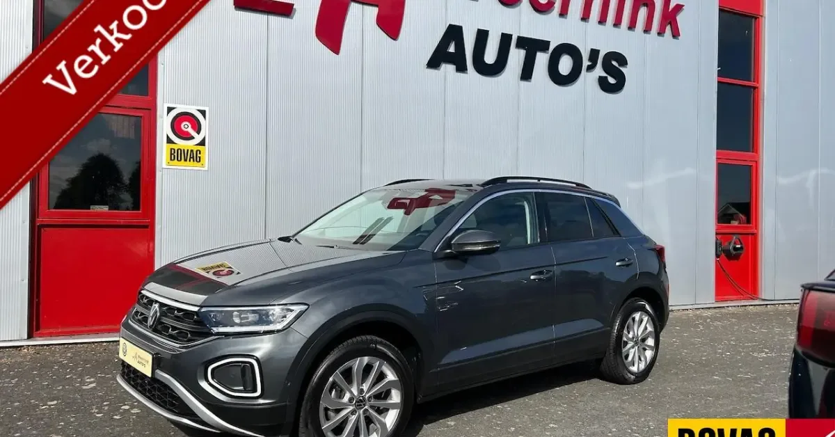 Volkswagen T-Roc (2024) — foto 1