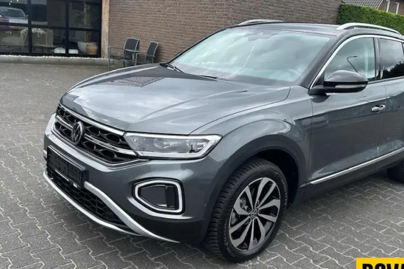 Volkswagen T-Roc (2024)