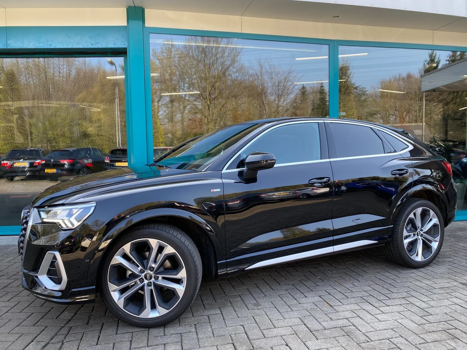 Audi Q3 (2020) — foto 1