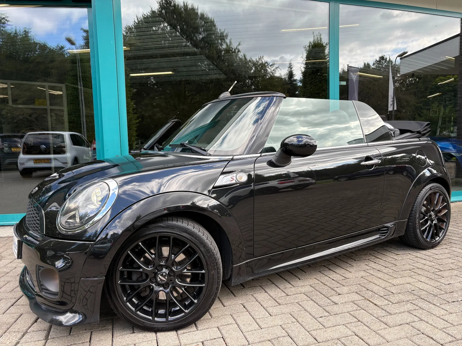 MINI Cabrio (2011) — foto 1