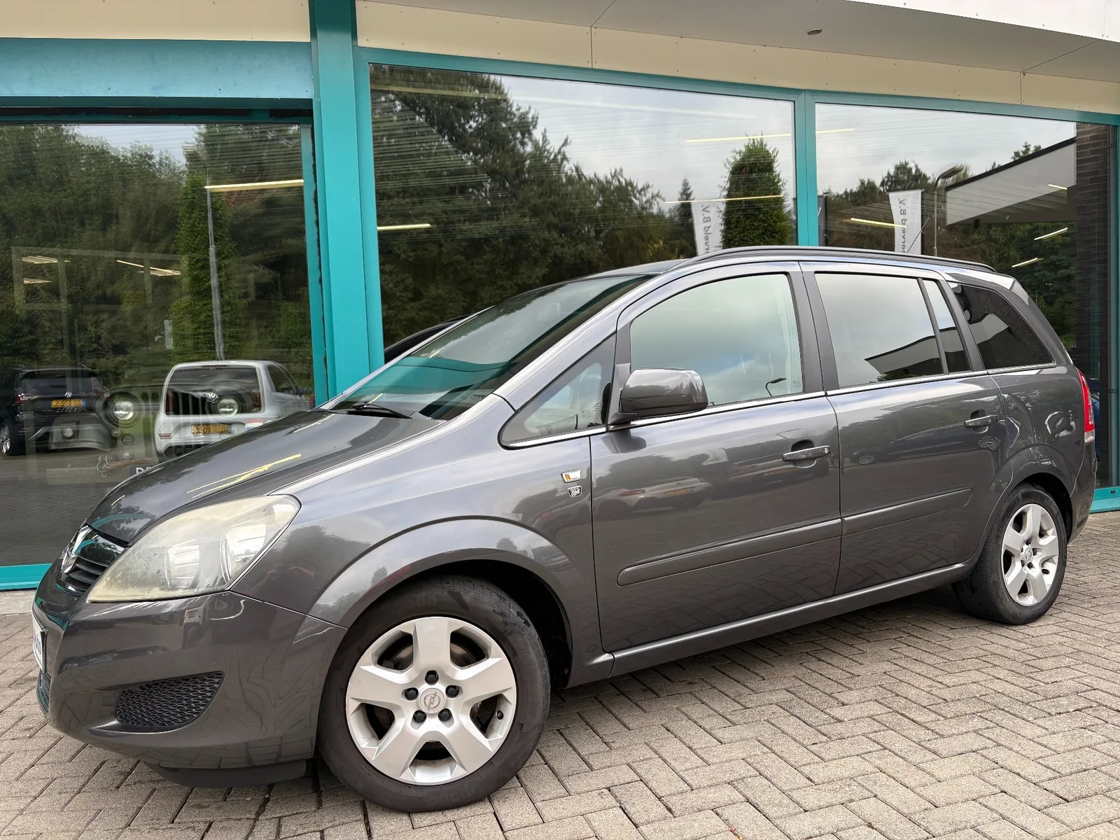 Opel Zafira (2010) — foto 1