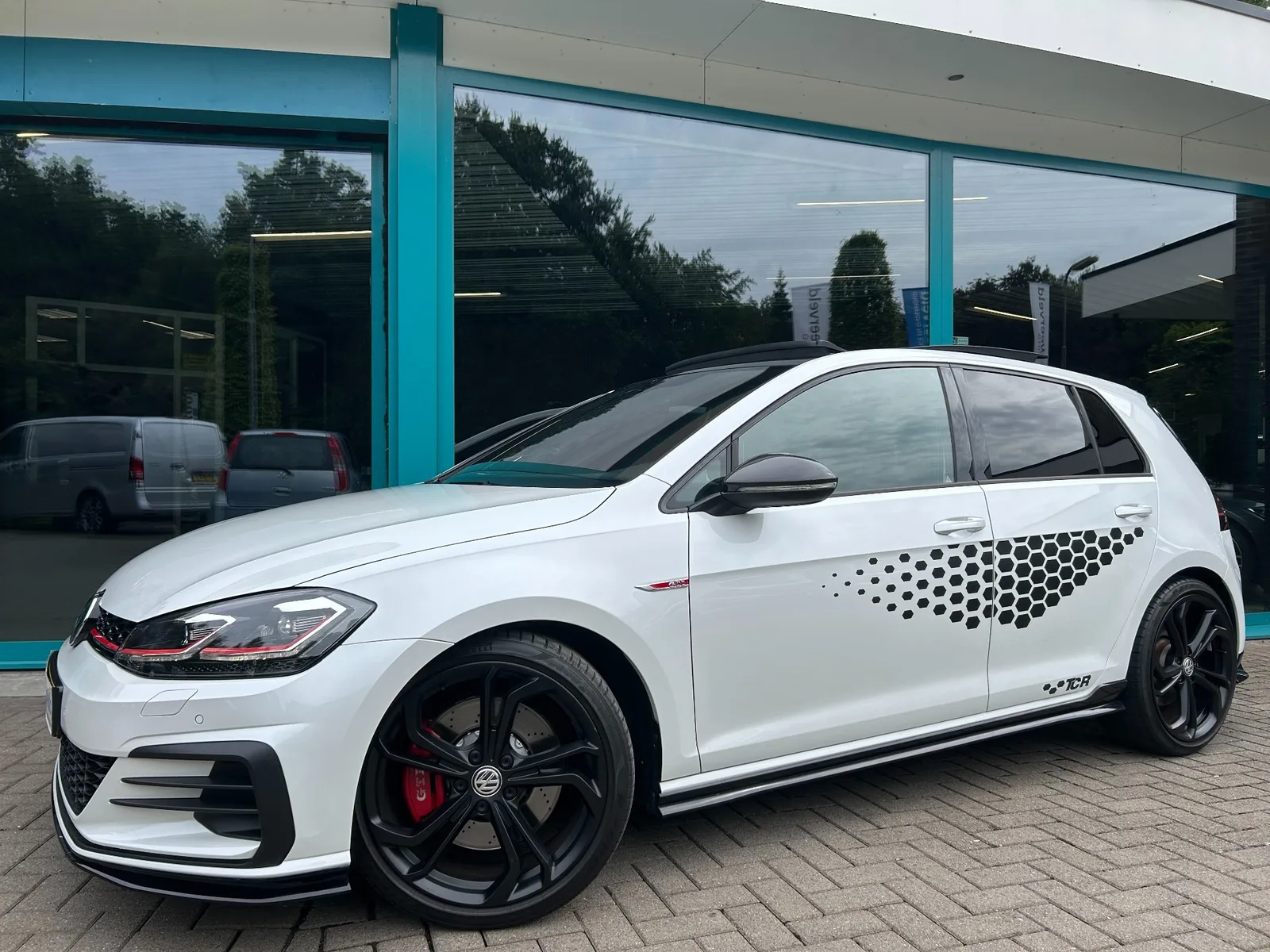 Volkswagen Golf (2019) — foto 1