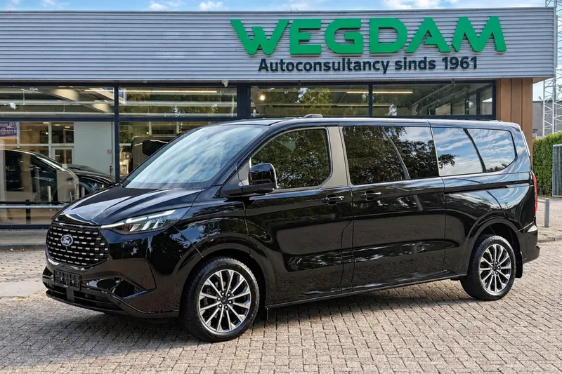 Ford Tourneo Custom (2025)