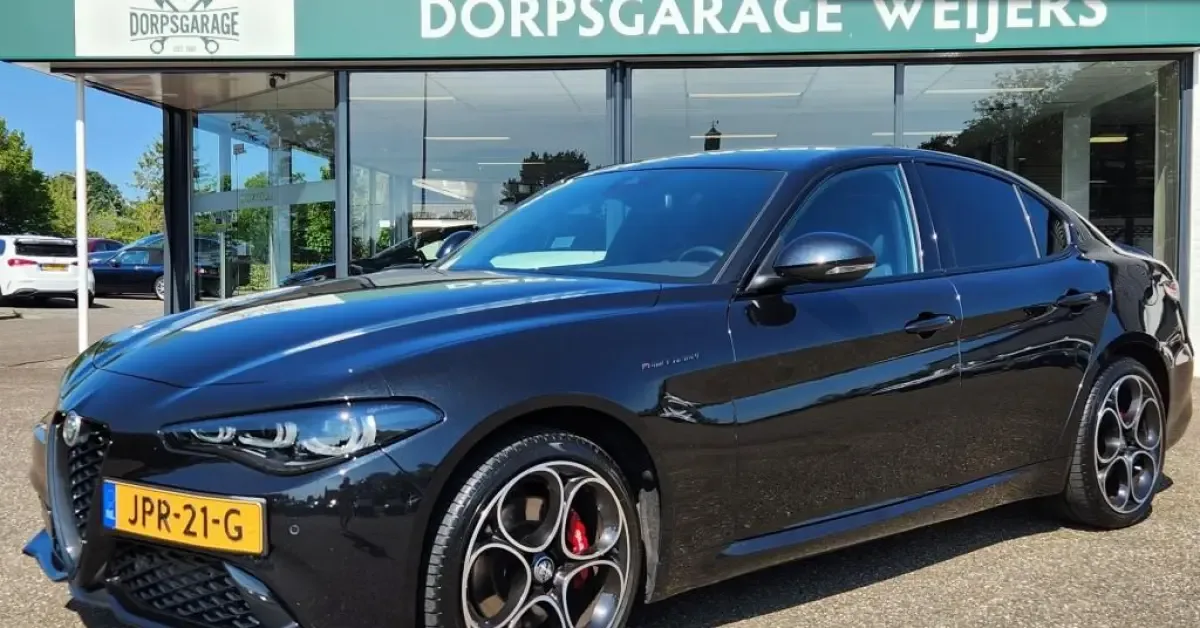 Alfa Romeo Giulia (2024) — foto 1