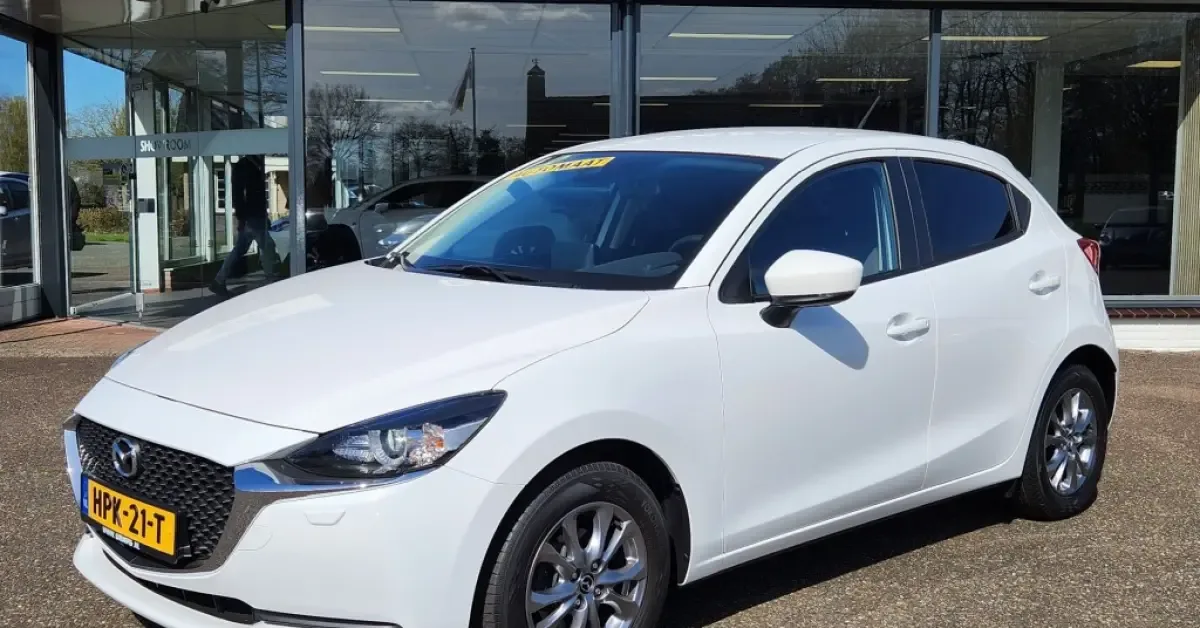 Mazda 2 (2023) — foto 1