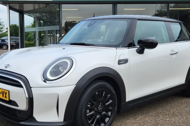 MINI Cooper (2024)