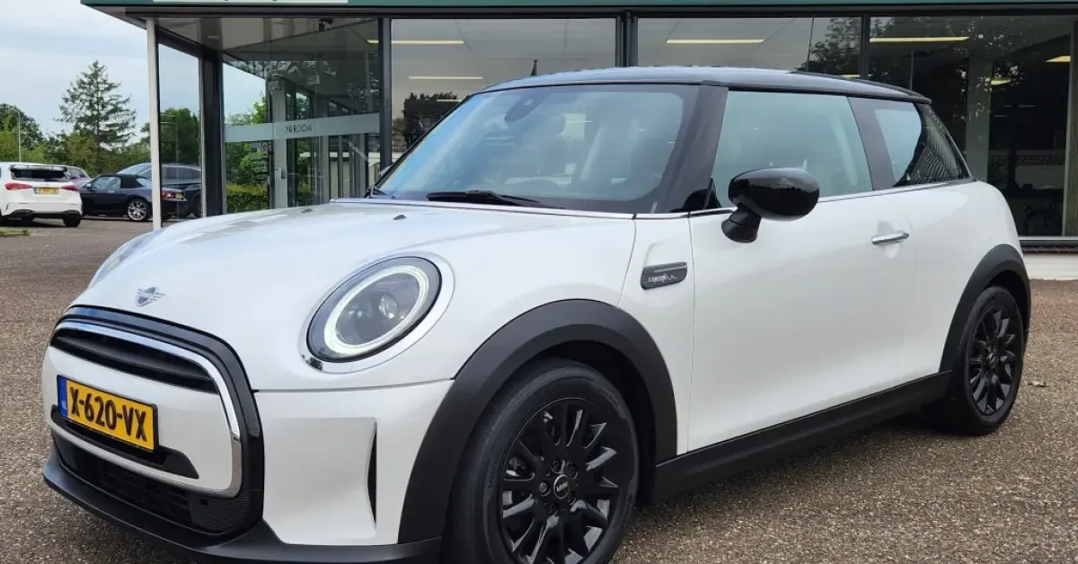 MINI Cooper (2024) — foto 1