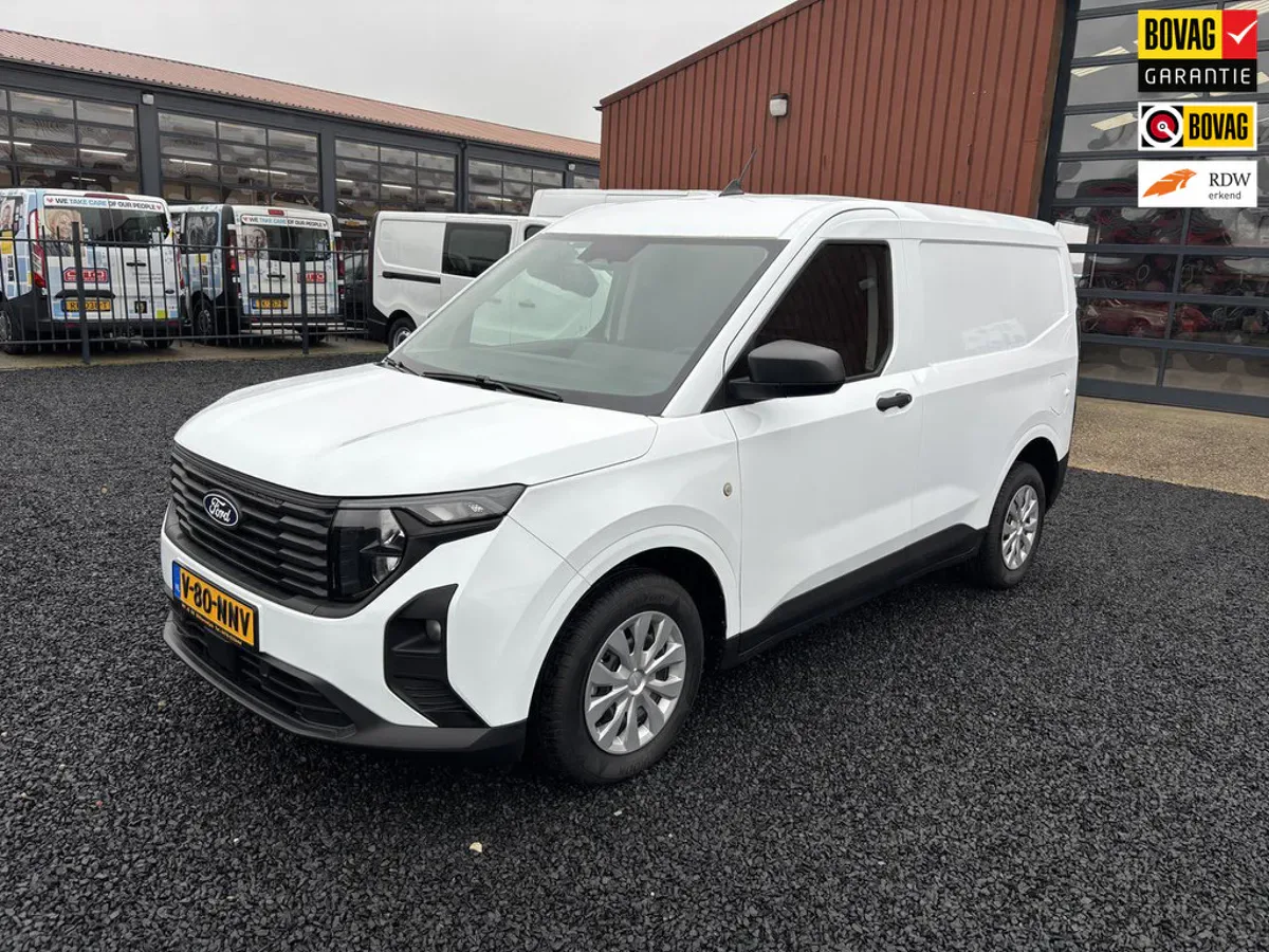 Ford Transit Courier (2024) — foto 1