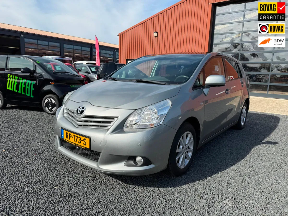 Toyota Verso (2011) — foto 1