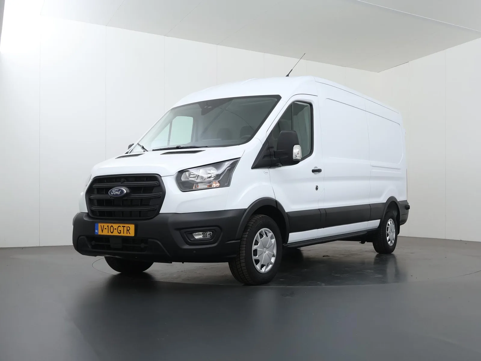 Ford Transit (2024) — foto 1