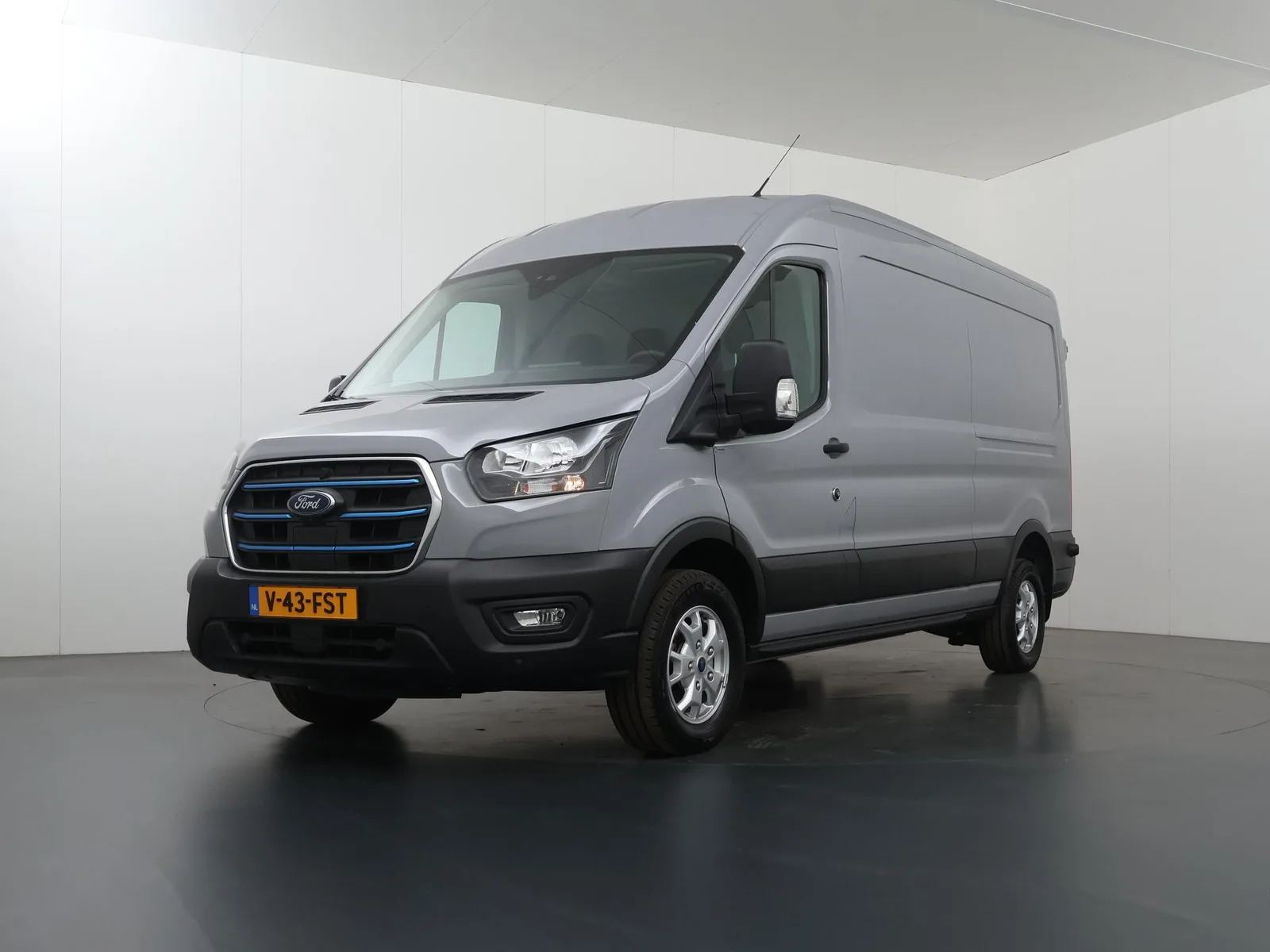 Ford E-Transit (2024) — foto 1