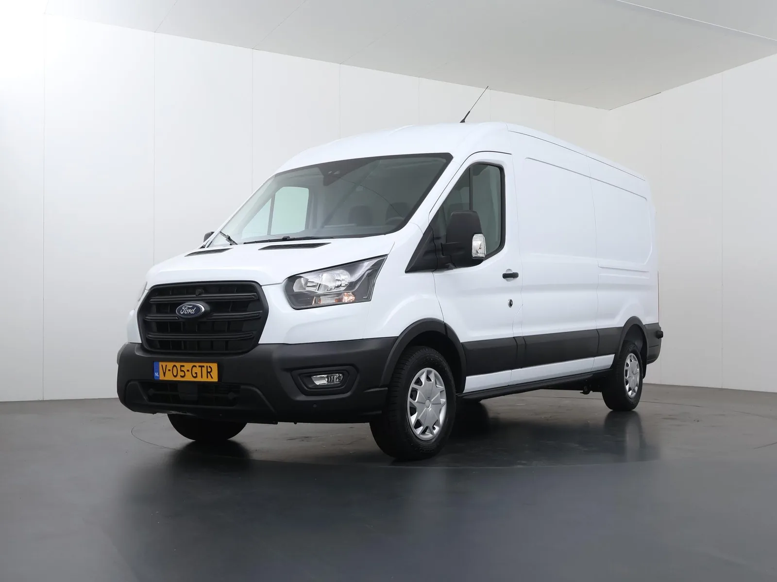 Ford Transit (2024) — foto 1