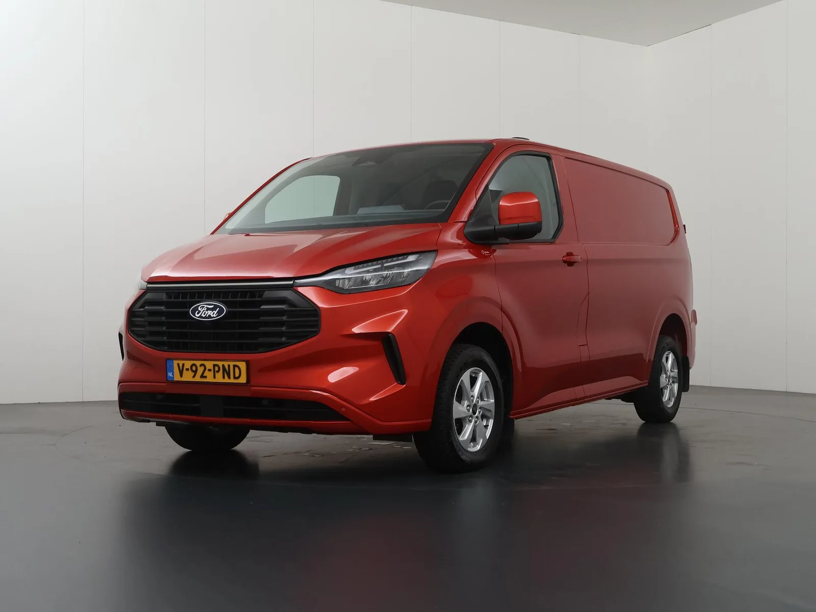 Ford Transit Custom (2024) — foto 1