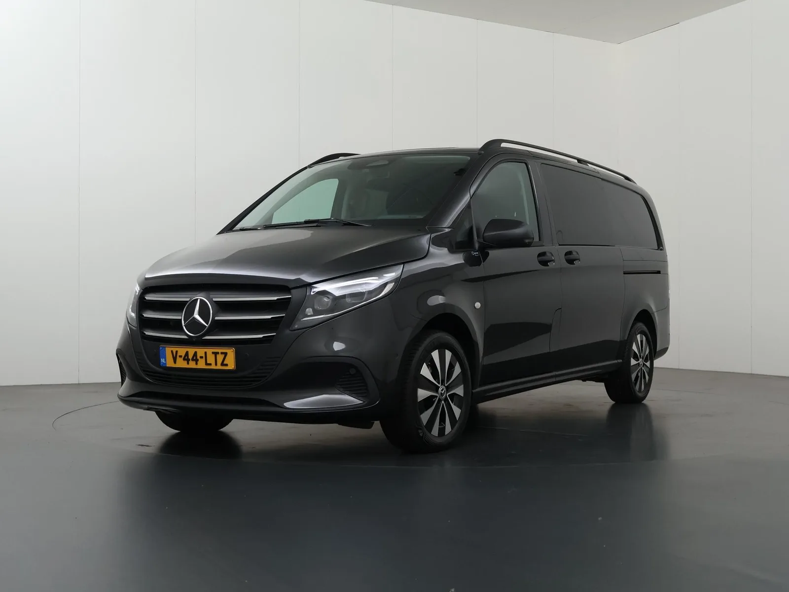 Mercedes-Benz Vito (2024) — foto 1
